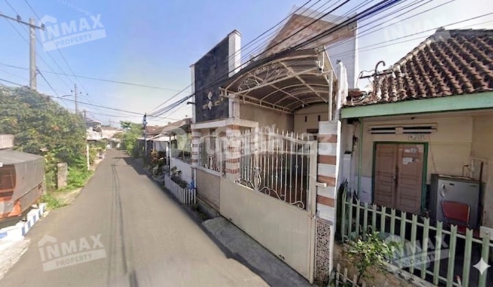 Rumah Murah Sudah Semi Furnished Disewakan dan Dijual Ada 2 Kamar Lokasi Daerah Celaket Dekat Sekolah Cor Jesu, Frateran, dan Rssa di Jl. Jaksa Agung Suprapto, Kec. Klojen, Malang