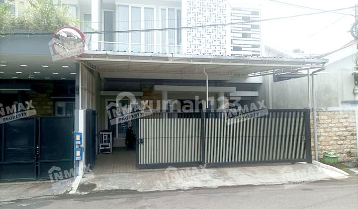 Rumah Luas Bagus Kondisi Terawat Ada 6 Kamar Daerah Buah-buahan Dekat MCP, Harga Nego Sampai Deal di Jl. Langsep Barat, Kec. Sukun, Malang