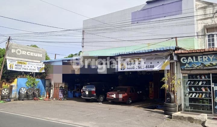 Toko & Rumah 2 Lantai.