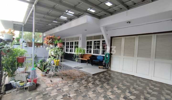 Rumah 2 Lantai Bagus Siap Huni Taman Meruya Ilir Jakarta Barat
