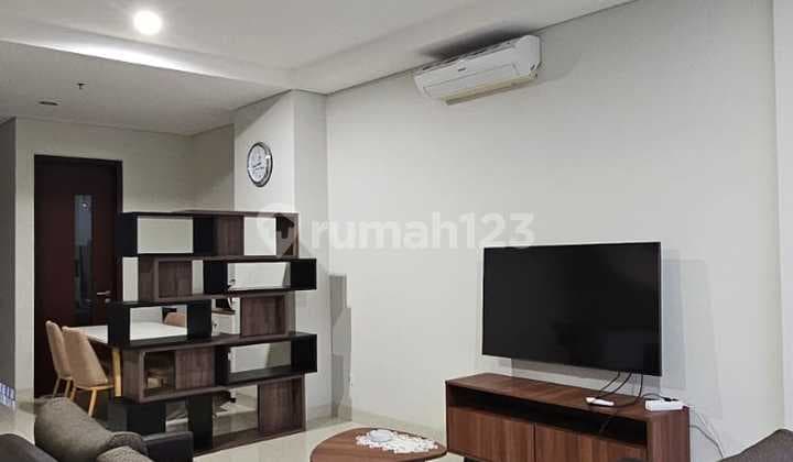 Town House Puri Mansion 4+1Br Furnished View Pool Jakarta Barat