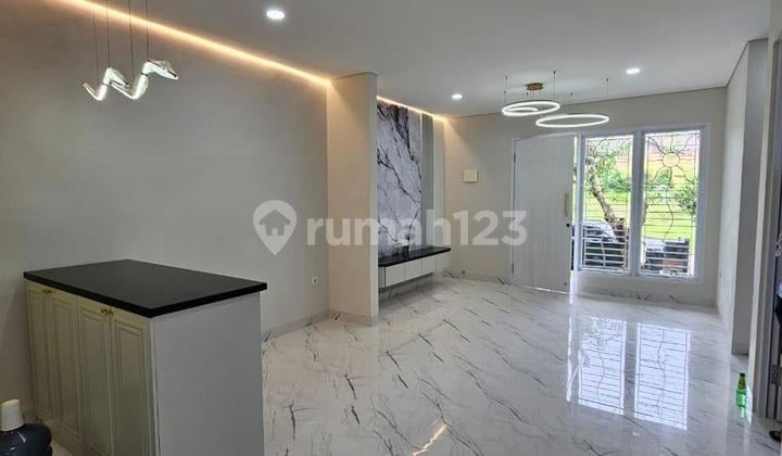 Dijual Rumah Cantik, Bagus, 2 Lantai, Nyaman, Aman, Asri Bebas Banjir di Delatinos BSD Tangerang Selatan