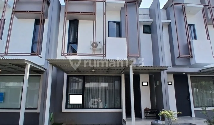 Selling House Capital in Yuthica Puspita Loka BSD, Highly Strategic Location