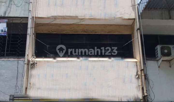 Harga Turun!! Ruko 4 Lantai 272 M2 HGB Pinangsia, Jakarta Barat