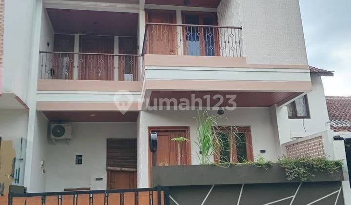 Selangkah Gedung Sate! Terbaik, Rumah Bagus Umur Bangunan 1 Tahun,