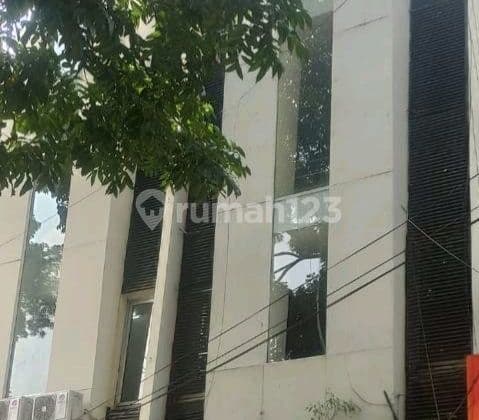 Ruko 3 Lantai Ex Bank, Jl. Sunda, Strategis, Propektif Untuk Segala Usaha