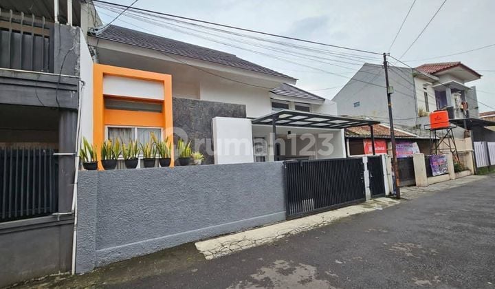 Di Jual Rumah Lokasi Strategis di Dalam Komplek Padasuka Cimahi