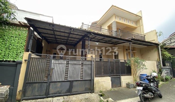 Rumah Strategis 2 Lantai Dalam Komplek Tanimulya Kbb
