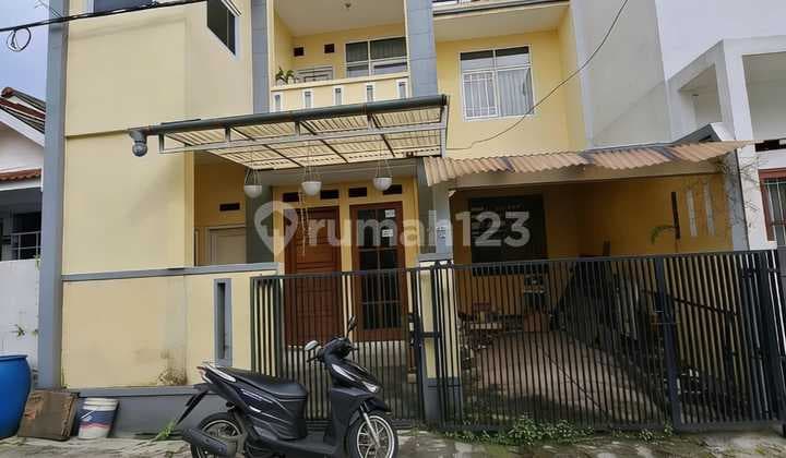 2-Story House Location on Jl. Pesantren Near Cimahi City Hall, 800 Million IDR