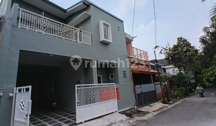 Rumah Baru 2 Lantai Lokasi Selangkah ke Pemkot Cimahi