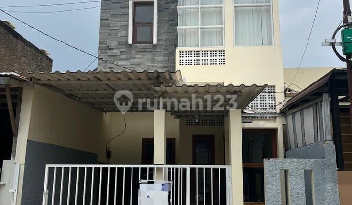 Rumah 2 LT Lokasi Aman dan Damai Strategis Sayap Sangkuriang
