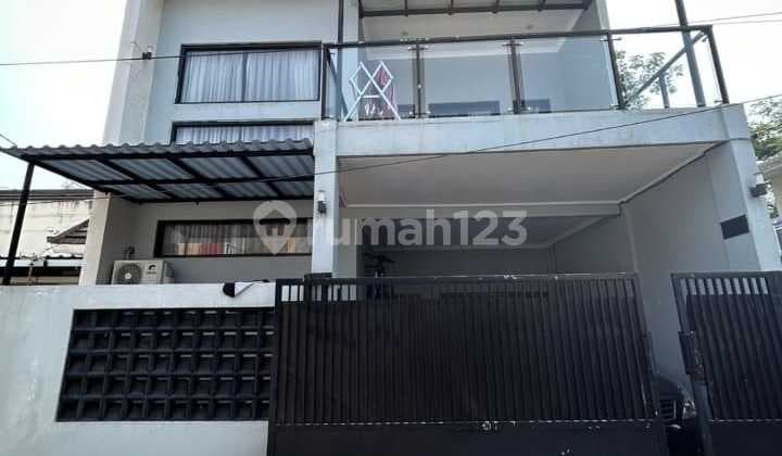 Rumah Catik 3 Lantai Arcamanik
