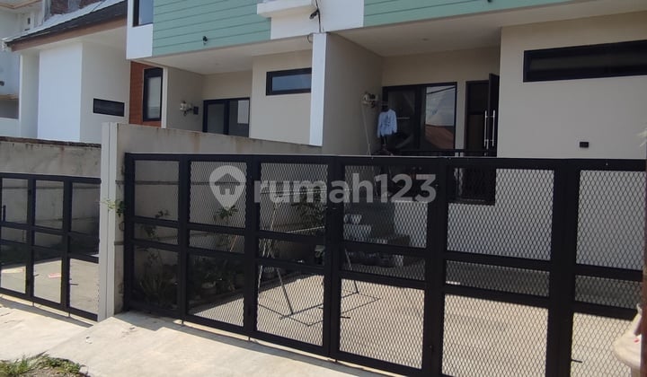 Rumah Baru Komplek Cihanjuang Dkt Taman Kupu Kupu Cimahi Kbb