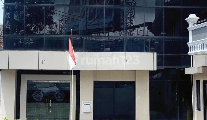 Jual Bangunan Ex Kantor Cocok untuk Perkantoran Usaha Dijalan Utama Amir Mahmud Cimahi Cibabat