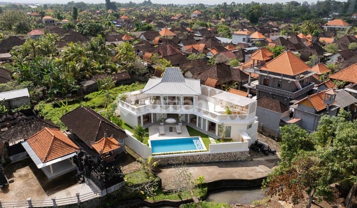 Villa 4 Kamar Tidur dengan Pemandangan Gunung Berapi & Sawah di Kaba-Kaba (R-Kk17)
