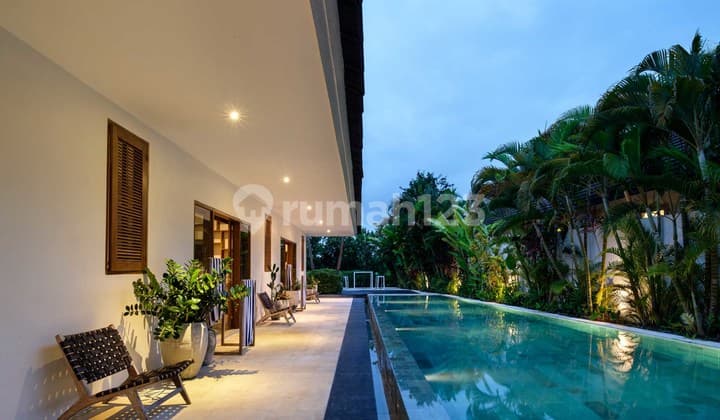 Villa 3 Kamar Tidur dengan Kolam Renang dan Lingkungan Asri di Canggu (B-Cg15)