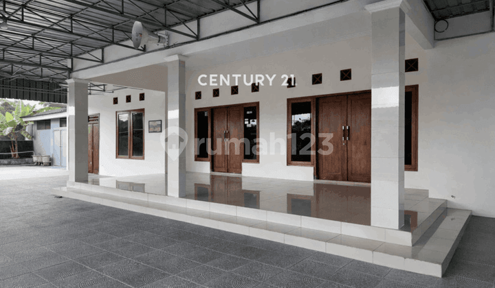 Rumah Luas Dekat Jalan Godean