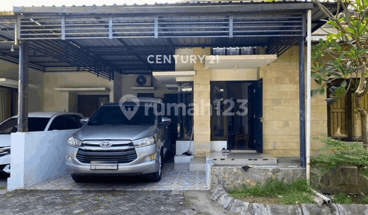 Rumah Dalam Perumahan Dekat Kampus