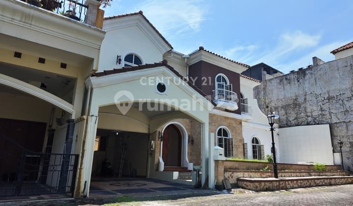 Rumah Mewah Dalam Perumahan Casa Grande Ring Road Utara