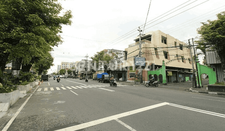 Ruko 3 Lt Jl Kh Ahmad Dahlan Dekat Titik Nol