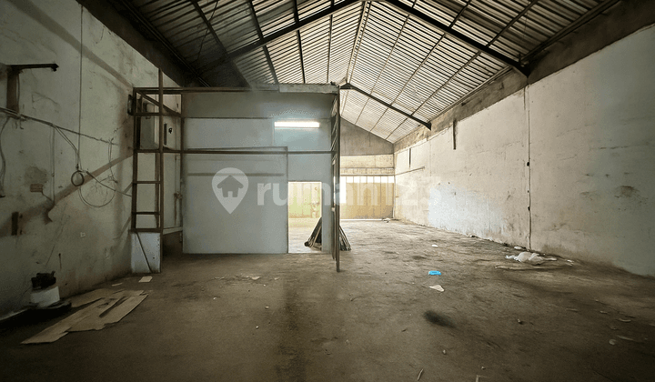 Gudang Siap Pakai Depan Pasar Randugunting