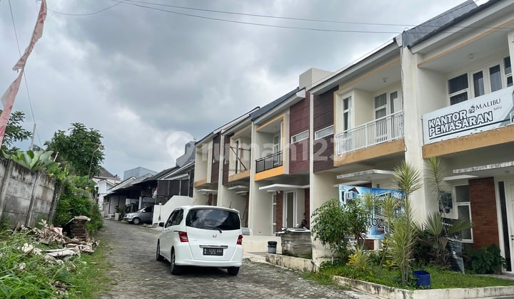 Villa 900 Jutaan Siap Disewakan Kota Batu Malang, Free Furnished