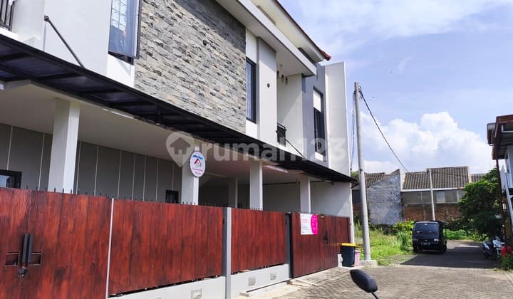 Kos 1 M An Bonus Mobil Byd Kota Malang, 7 Menit Kampus Ub, Umm