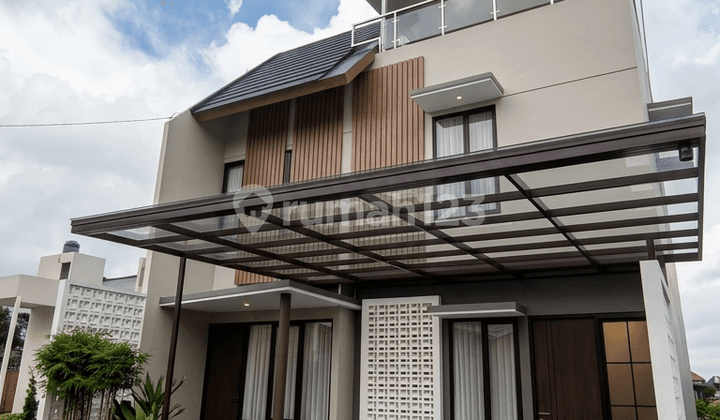 Villa Asri 800 Million Batu City Malang, 3 Minutes to the Square