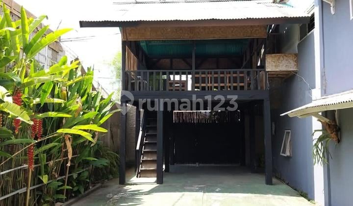 Dijual Cepat Villa Lokasi Pinggir jalan Dekat Taman Bunga Nusantara Puncak Cipanas