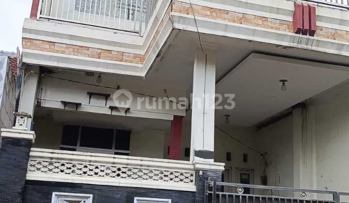 For sale: 2-story house in Bukit Golf Cibubur, quick sale.