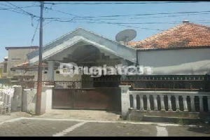 Disewa Rumah / Workshop Daerah Perum Rewin Surabaya* 4 Kamar Halaman Luas Biasa di Gunakan untuk Workshop