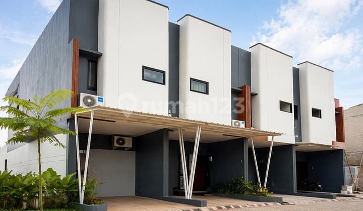 Rumah 2 Lantai Fasilitas Lengkap Legalitas Aman bisa DP 0%