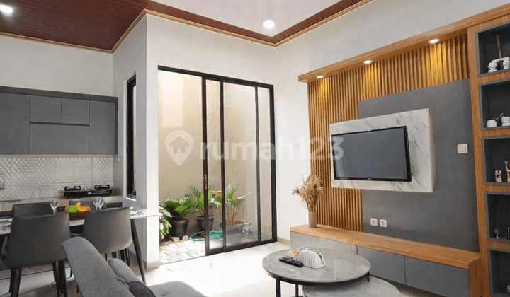 Rumah Siap Huni 3 Lantai Akses Pinggir Jalan Selangkah Dari Toll