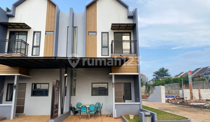 Two-Story House with Facilities Near Sawangan Toll Road
