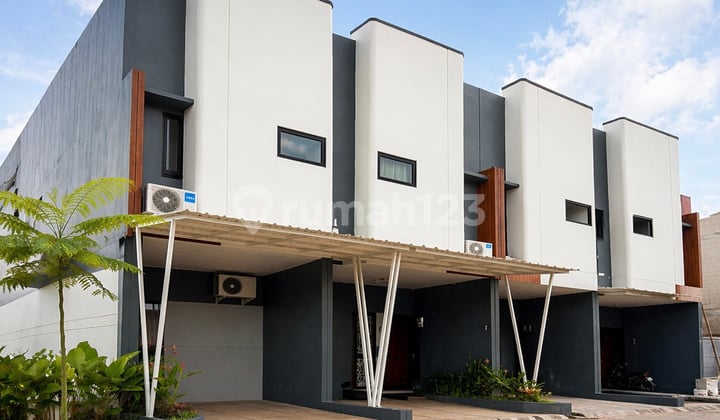 Rumah 2 Lantai Ter Worthit dengan Fasilitas Lengkap Aman Dari Banjir