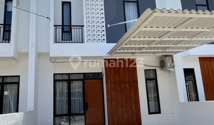 2-Story House Ready to Live In, 10 Minutes to The Park Sawangan, Assisted with KPR