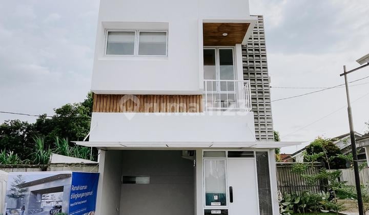 Rumah 2 Lantai Tanpa Dp Dekat Transjakarta dan KRL