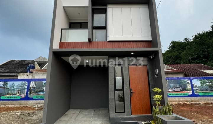 Rumah 2 Lantai Fasilitas Lengkap Deket Pintu Tol bisa KPR