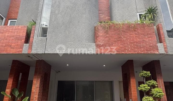 Rumah Siap Huni di Ciputat Deket dengan Stasiun Sudimara