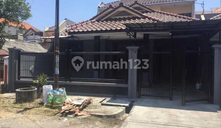 Dikontrakkan Rumah Dekat Hotel Sangrila