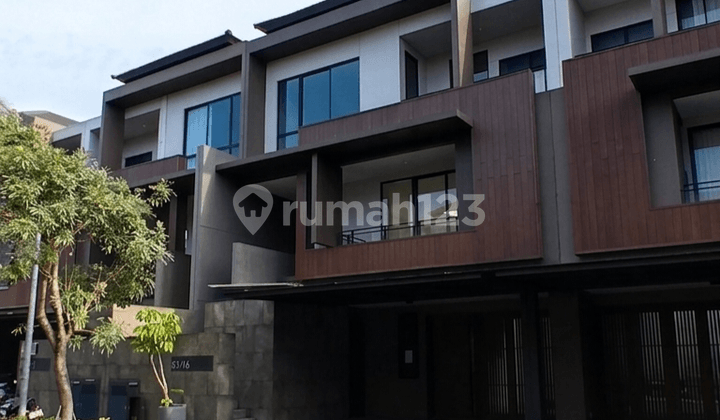 Ada Lift Lebar 10 Rumah Baru di Zora BSD City