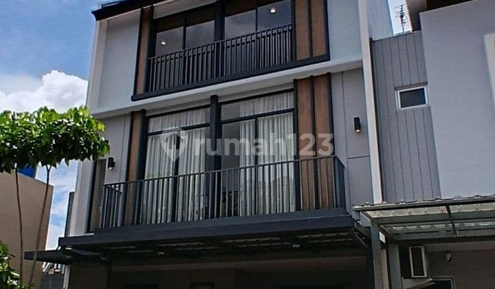 Langka Rumah Baru 3 Lantai di Gading Serpong