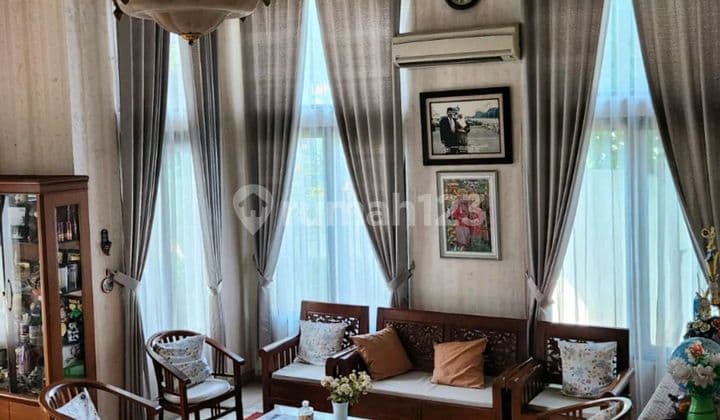 Mewah Dilengkapi Kolam Renang Lippo Karawaci Sentral