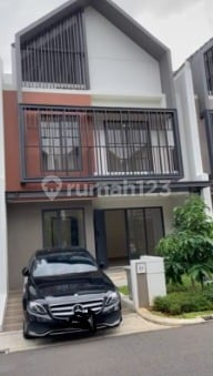 Jual Rumah 3 Lantai Attic Room Cluster Leonora Strategis Luas Murah Shm