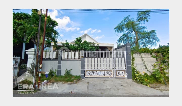 House for Sale in Timoho Baciro Jogja, near SMP Pangudi Luhur PL, near Jogja City Hall, near Happy Land Hospital, near Baciro Church, near Joanes Bosco School.