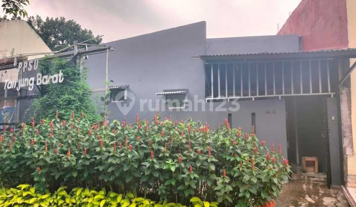 Rumah Kecil / Kantor Pinggir Jalan Raya