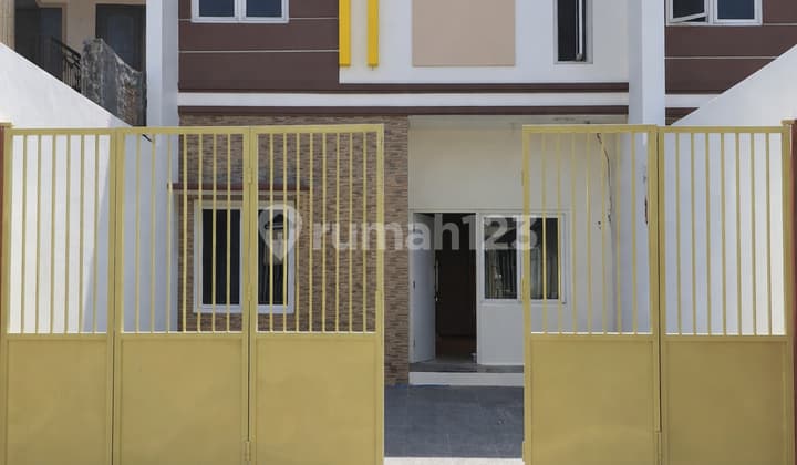 Dijual Rumah Siap Huni 2 Lantai di Mulyosari Tengah