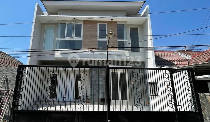 Jual / Sewa Rumah Siap Huni 2 Lantai di Suterejo Prima Utara