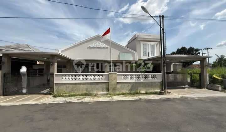 Rumah Mewah di Pahoman Lampung