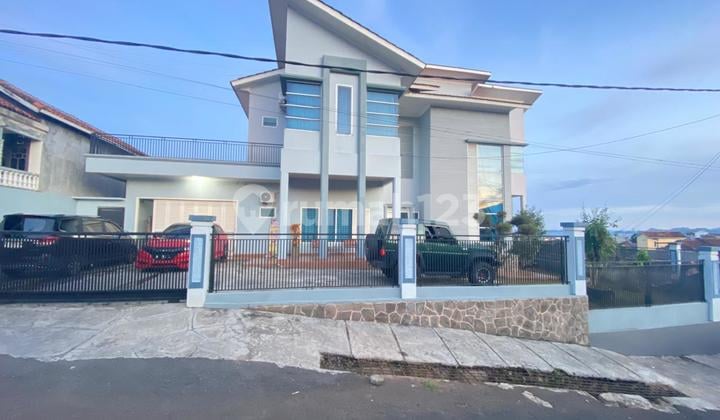 Rumah 2 Lantai View Laut dan Kota Bandar Lampung di Teluk Betung Utara